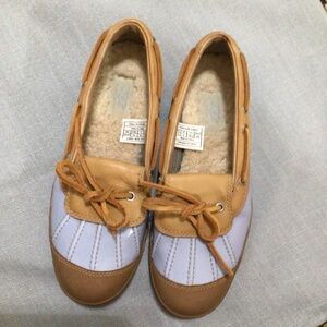 UGG Moccasin like new size 7.5